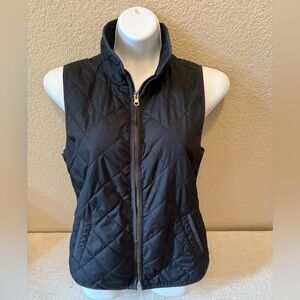 FREE BUNDLE ITEM EUC Black Quilted Vest with Gold Zipper